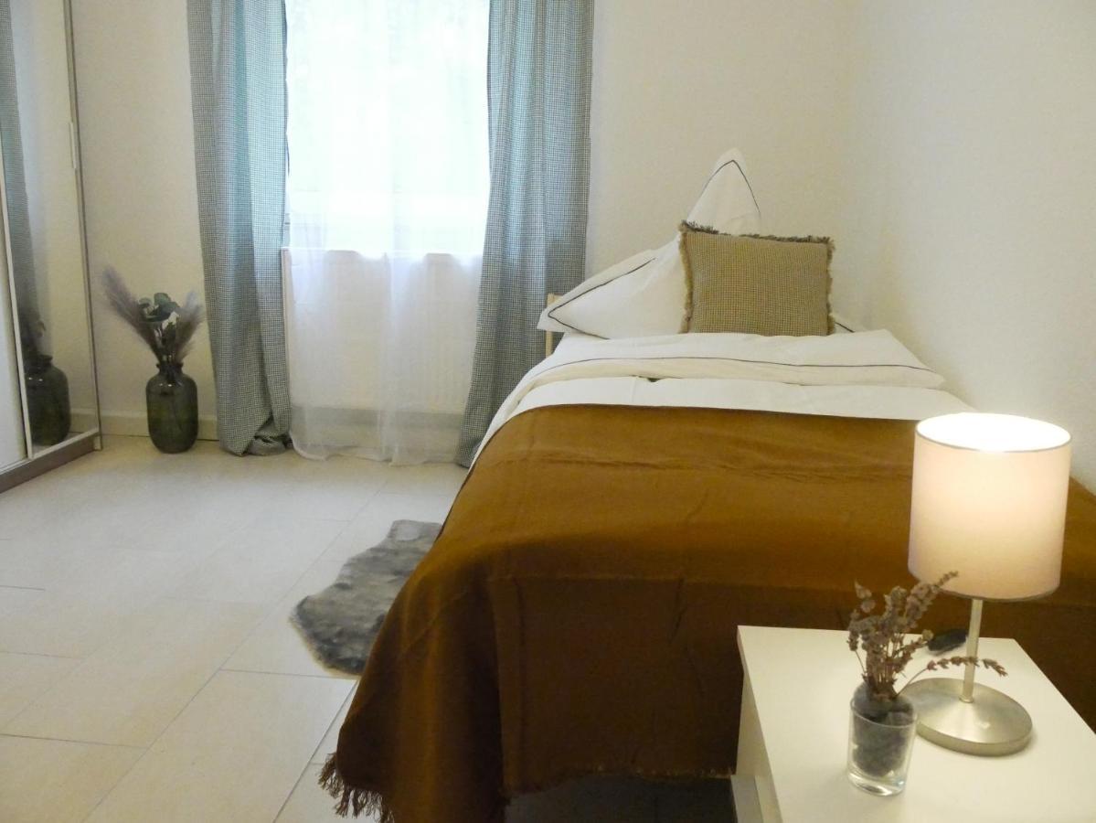 Apartment Mit Einzelbetten Fur Zwei Essen Exteriör bild